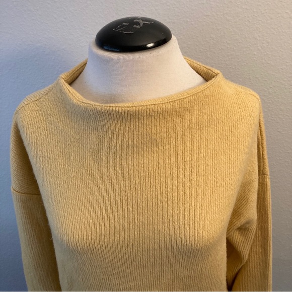 studio CLIP Gold Funnel Neck Sweater Size M - Picture 4 of 6